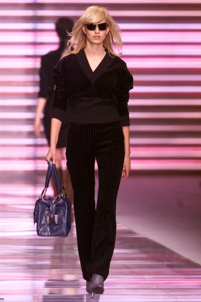 Look 25